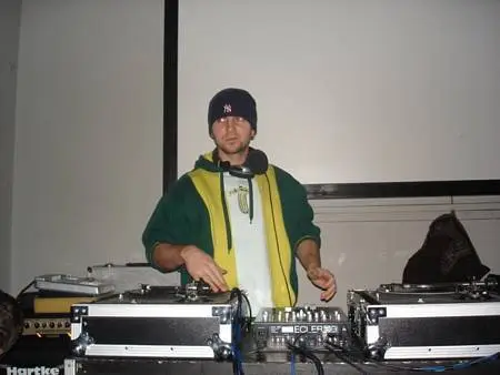 Desmod - kamanova frankie4.jpg